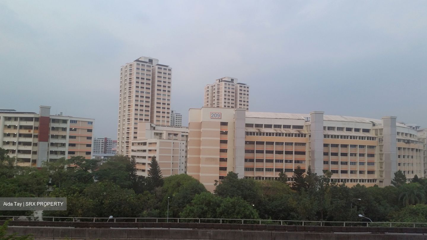 Jurong East Street 13 (Jurong East),  #590293861